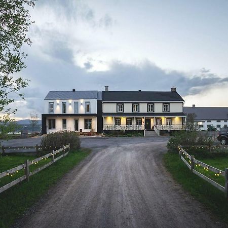 Les Ancetres Auberge & Restaurant St-Pierre-de-l'Île-d'Orléans Exteriör bild