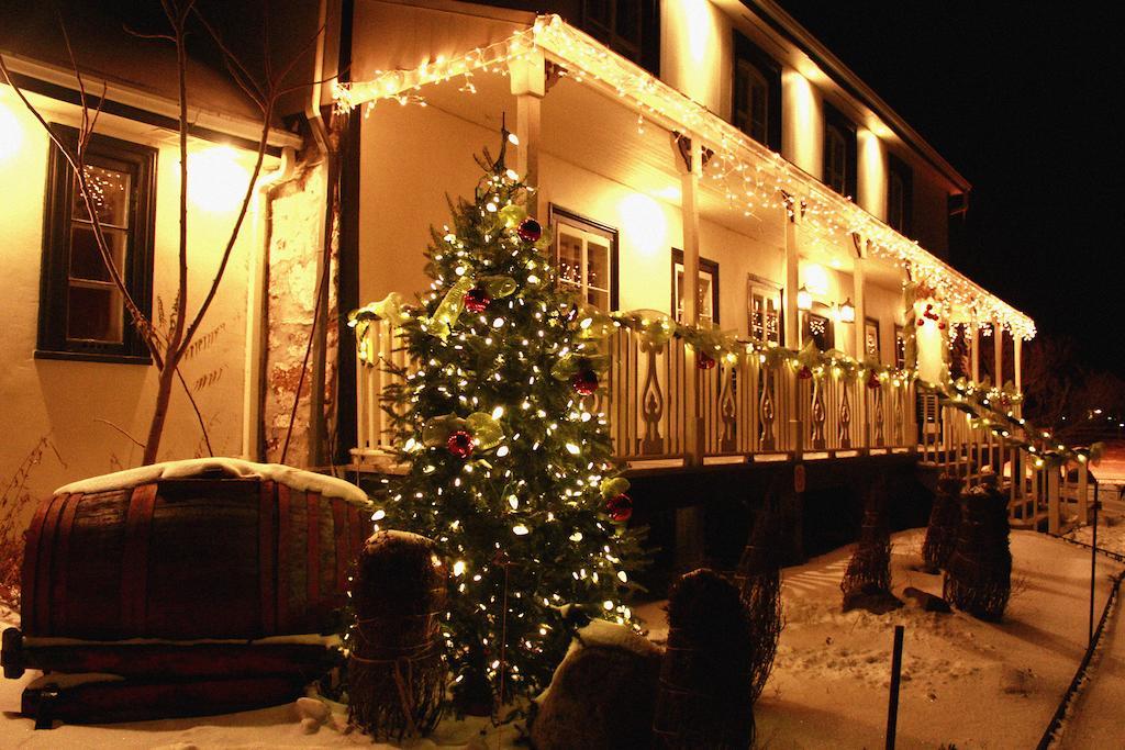 Les Ancetres Auberge & Restaurant St-Pierre-de-l'Île-d'Orléans Exteriör bild