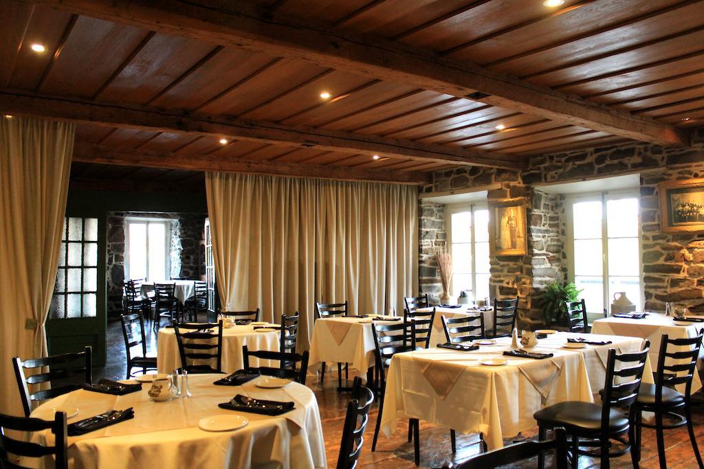 Les Ancetres Auberge & Restaurant St-Pierre-de-l'Île-d'Orléans Exteriör bild
