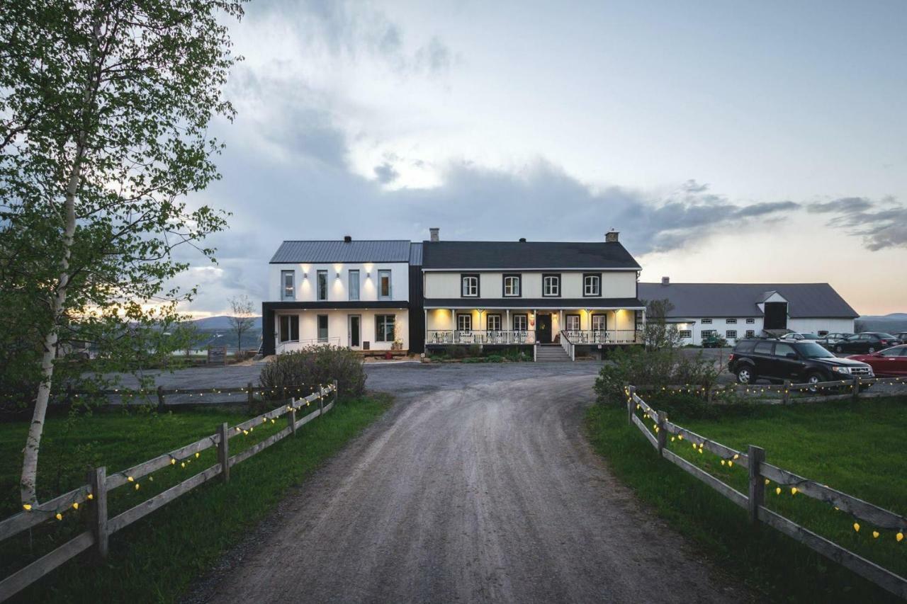 Les Ancetres Auberge & Restaurant St-Pierre-de-l'Île-d'Orléans Exteriör bild