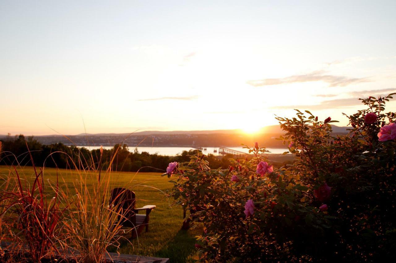 Les Ancetres Auberge & Restaurant St-Pierre-de-l'Île-d'Orléans Exteriör bild